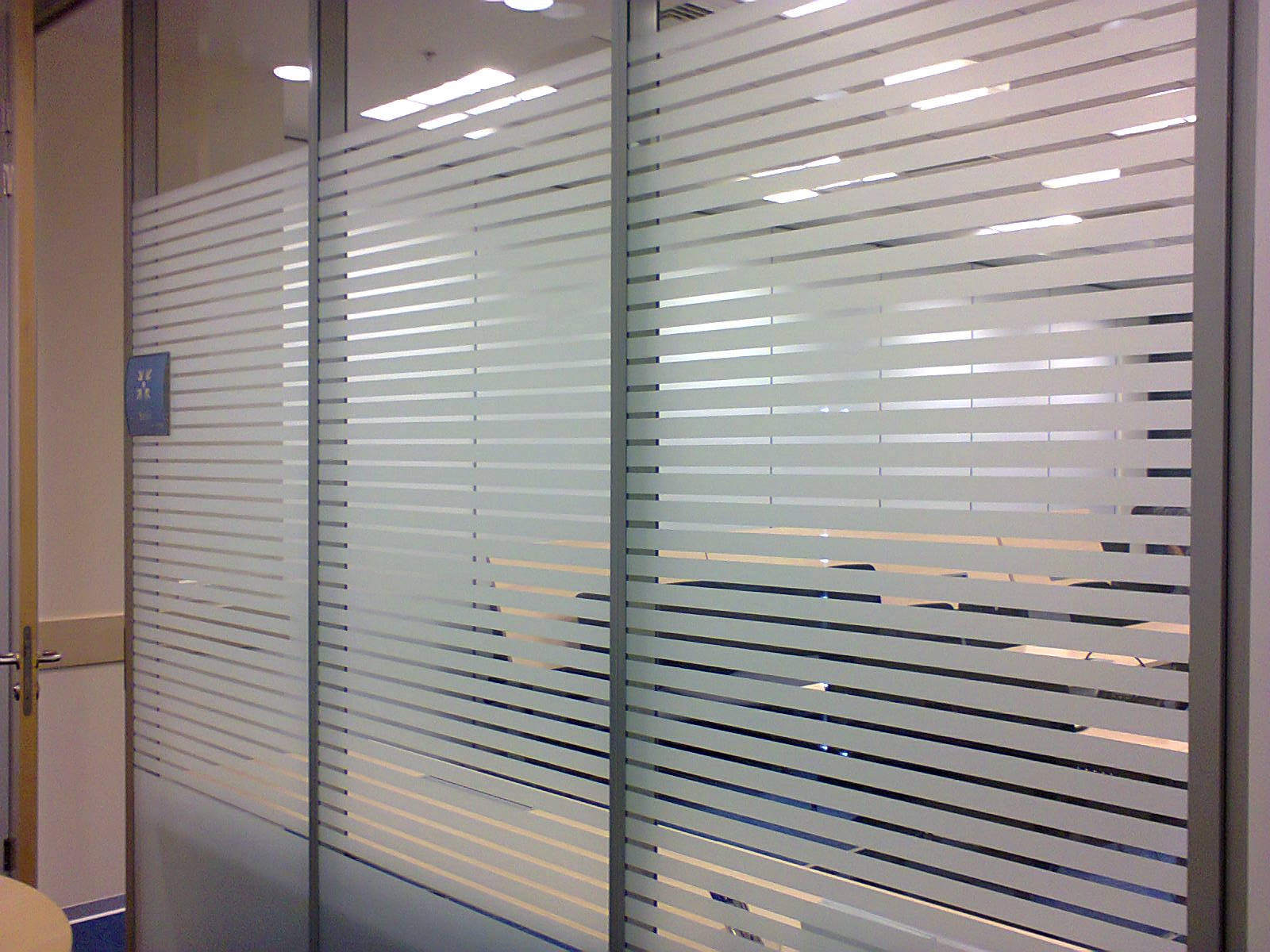 матирование окон в офисах